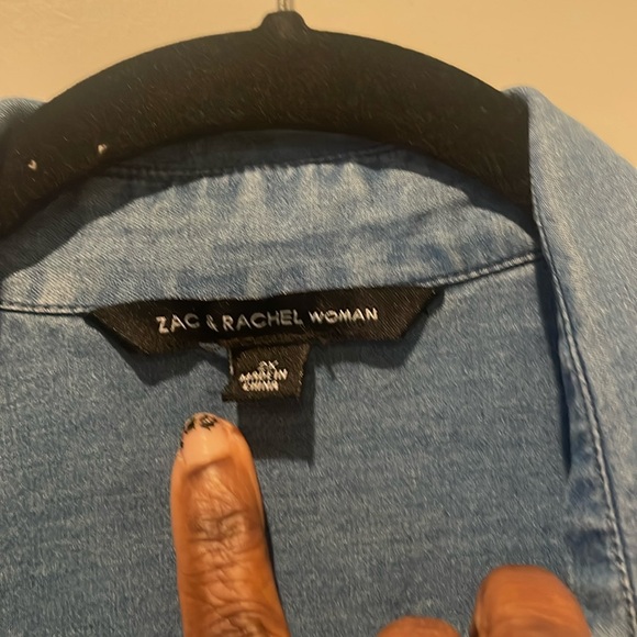 Shark bite, side slit, denim, lightweight shirt - Picture 3 of 4